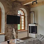 Exklusive Mit Sauna Und Zwei Kaminen - Fuer Kurzentschlossene *